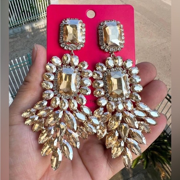 Crystal Rhinestone Fashion Style Earrings - Picture 2 of 3